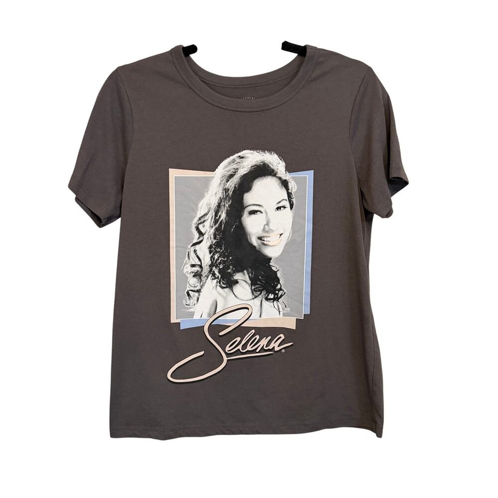 Selena Merchandise Graphic Tee Small Gray Vintage Band Y2K Concert Casual Shirt
